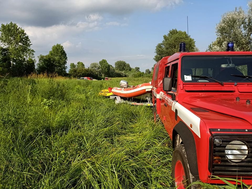 CORDENONS. MALORE IN ACQUA, RISCHIA DI ANNEGARE MA VIENE RIANIMATO 